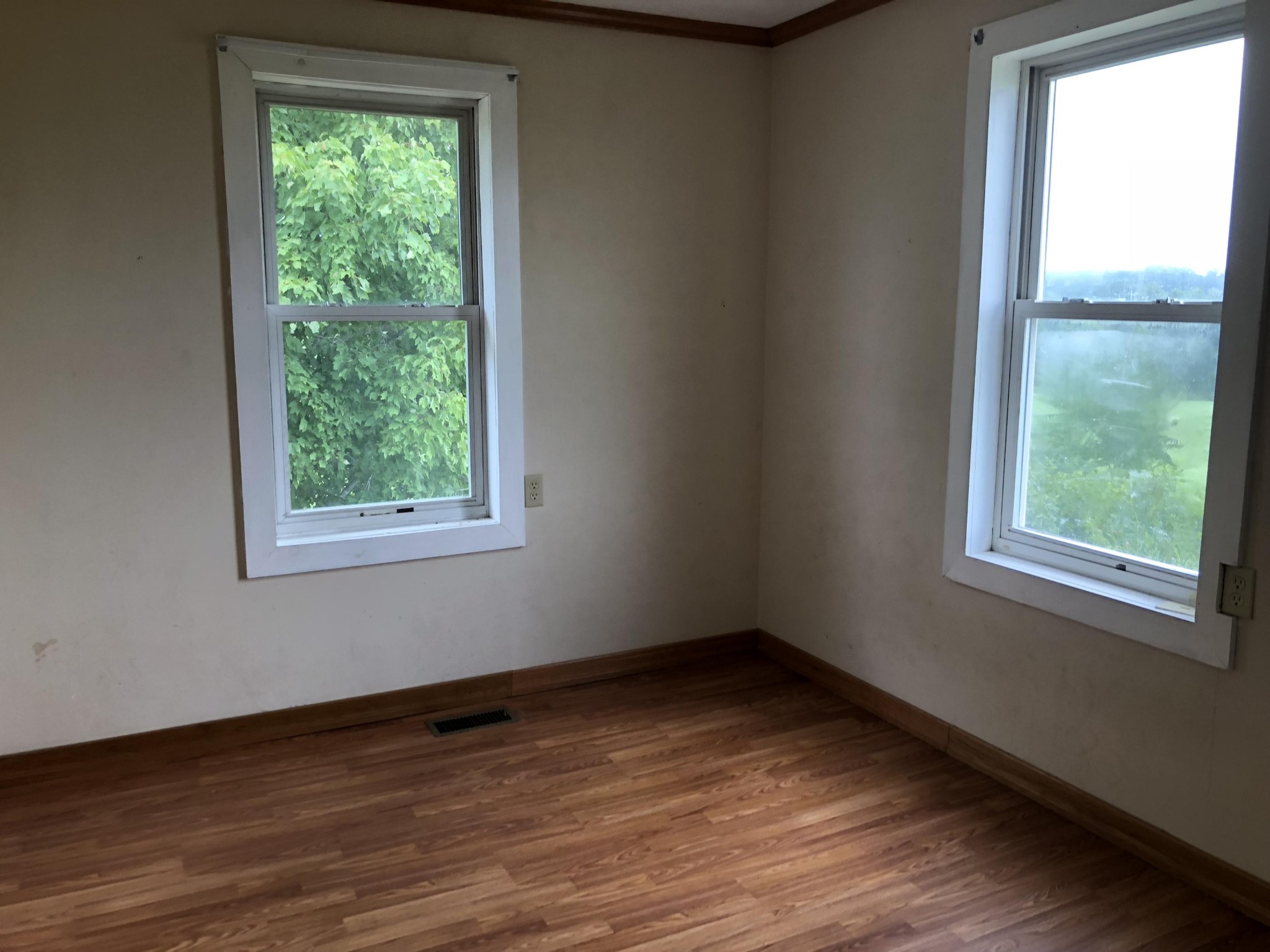 3346 Mullins Road Byrdstown, TN 38549 - Photo 11 of 25 Gallery Image 11