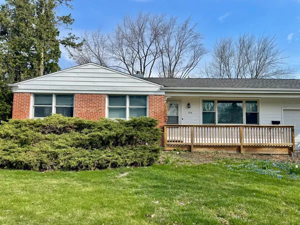$415,000 | 716 West Lynnwood Avenue, Arlington Heights, IL 60004