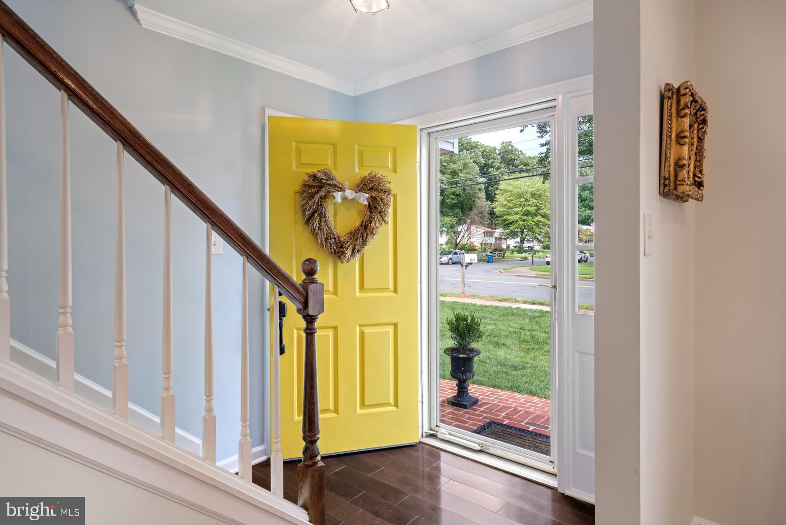 2834 Edgelea Road Vienna, VA 22181 - Photo 2 of 38 Gallery Image 2