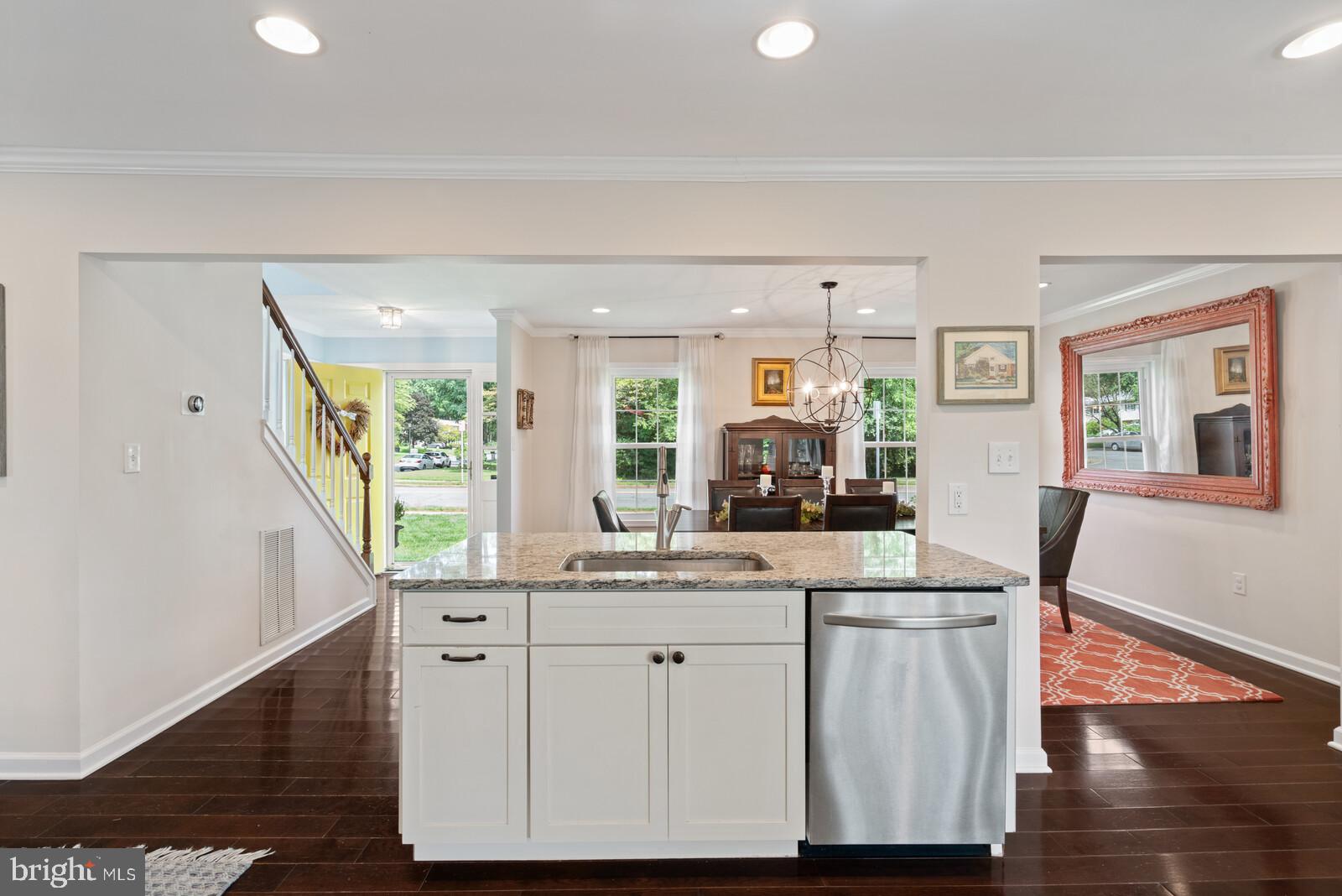 2834 Edgelea Road Vienna, VA 22181 - Photo 14 of 38 Gallery Image 14