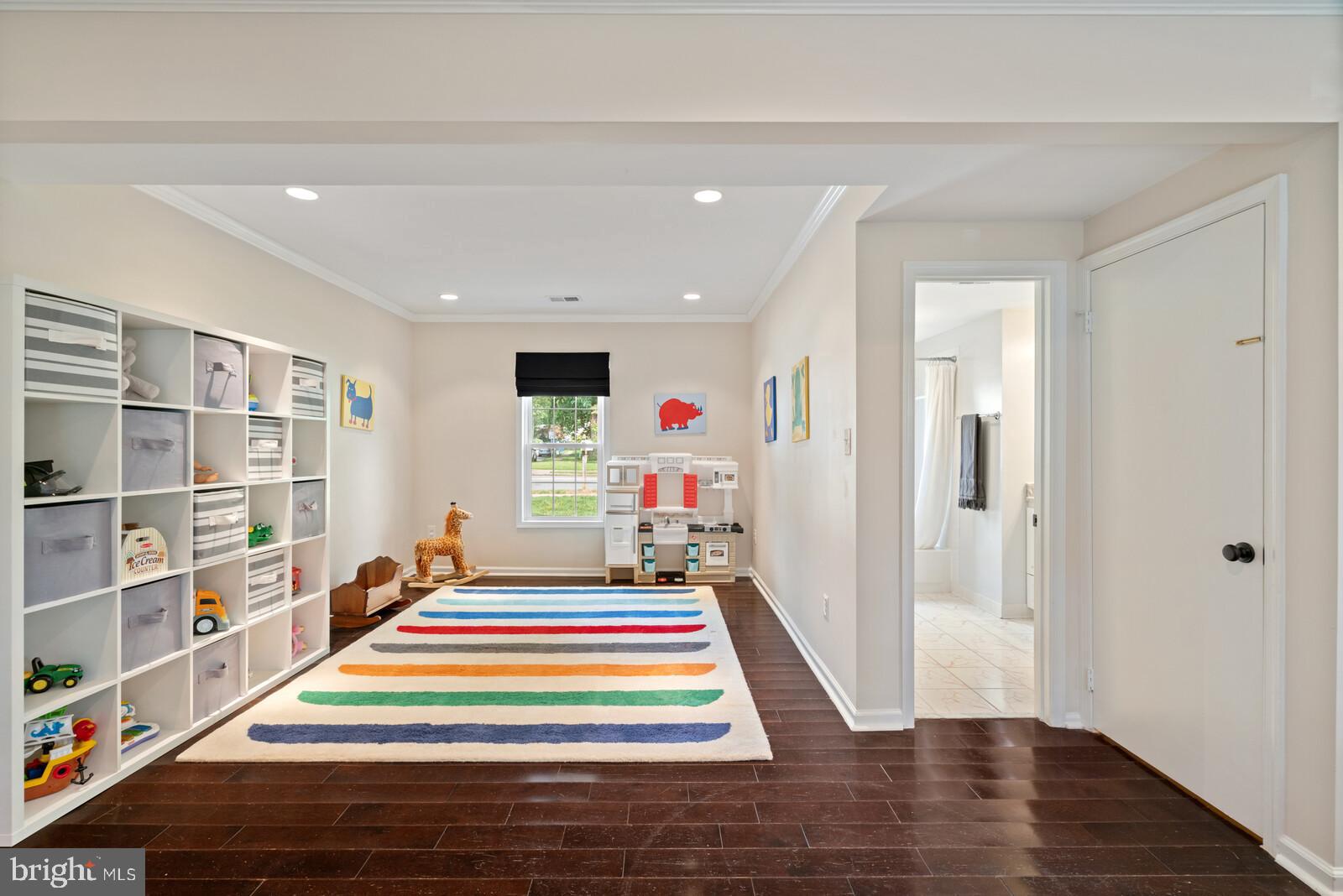 2834 Edgelea Road Vienna, VA 22181 - Photo 15 of 38 Gallery Image 15