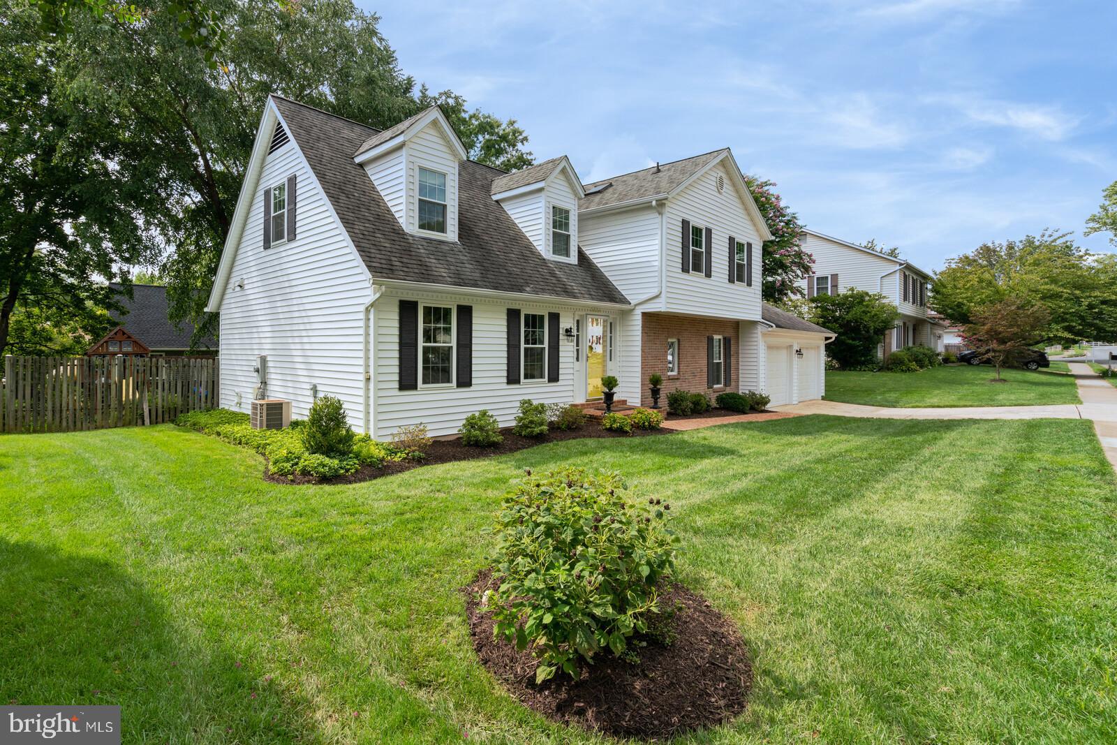 2834 Edgelea Road Vienna, VA 22181 - Photo 3 of 38 Gallery Image 3