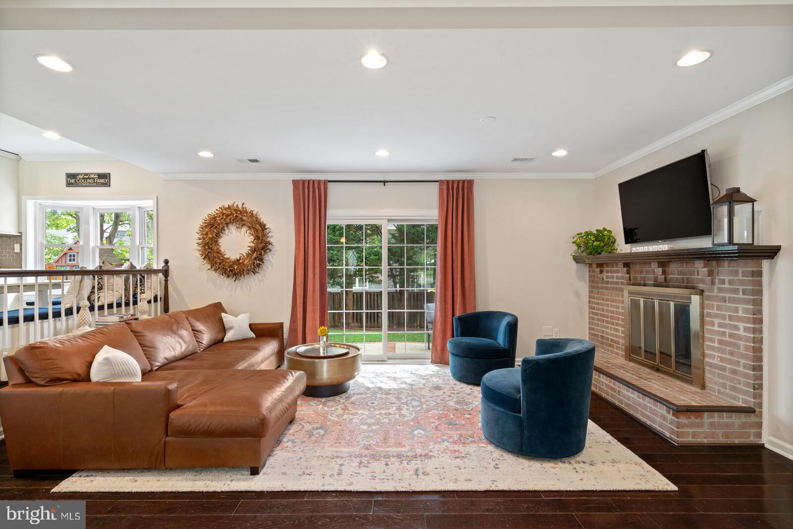 2834 Edgelea Road Vienna, VA 22181 - Photo 5 of 38 Gallery Image 5