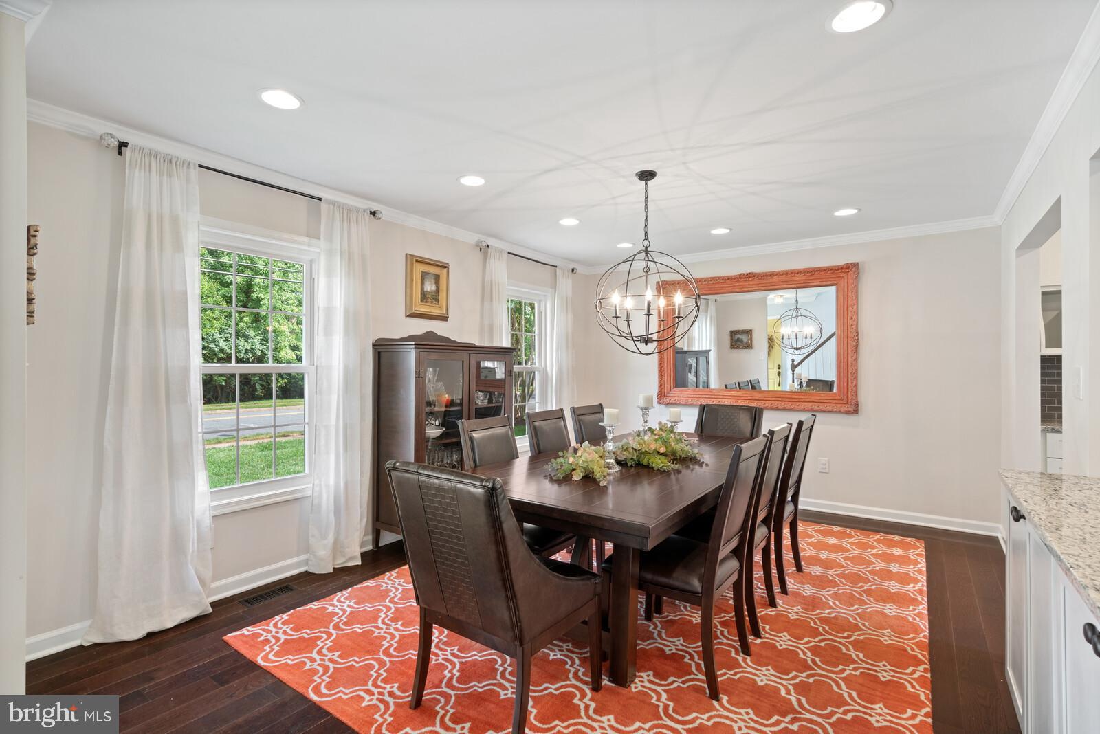 2834 Edgelea Road Vienna, VA 22181 - Photo 7 of 38 Gallery Image 7