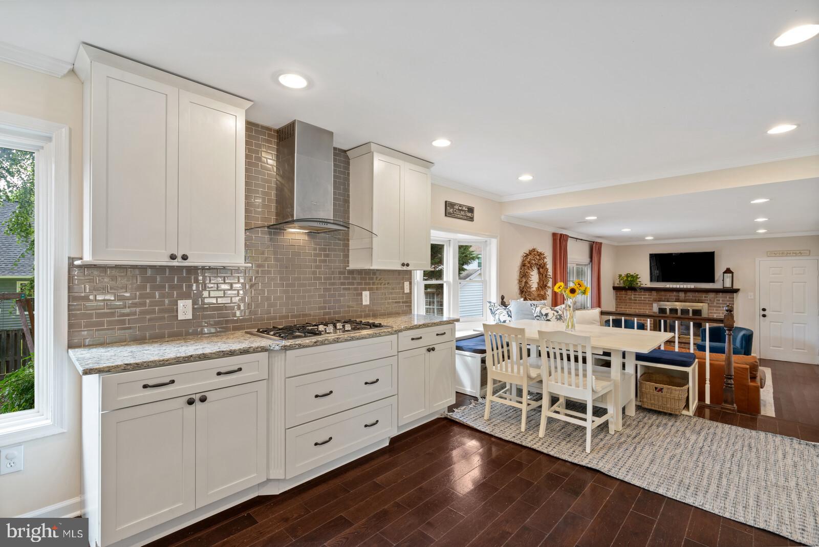 2834 Edgelea Road Vienna, VA 22181 - Photo 10 of 38 Gallery Image 10