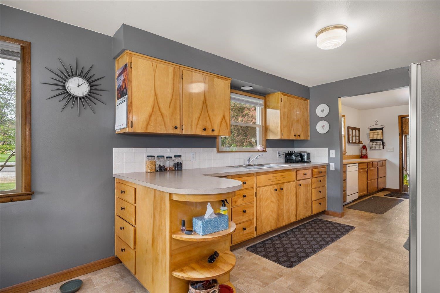 12619 East Saltese Road Spokane Valley, WA 99216 - Photo 7 of 31