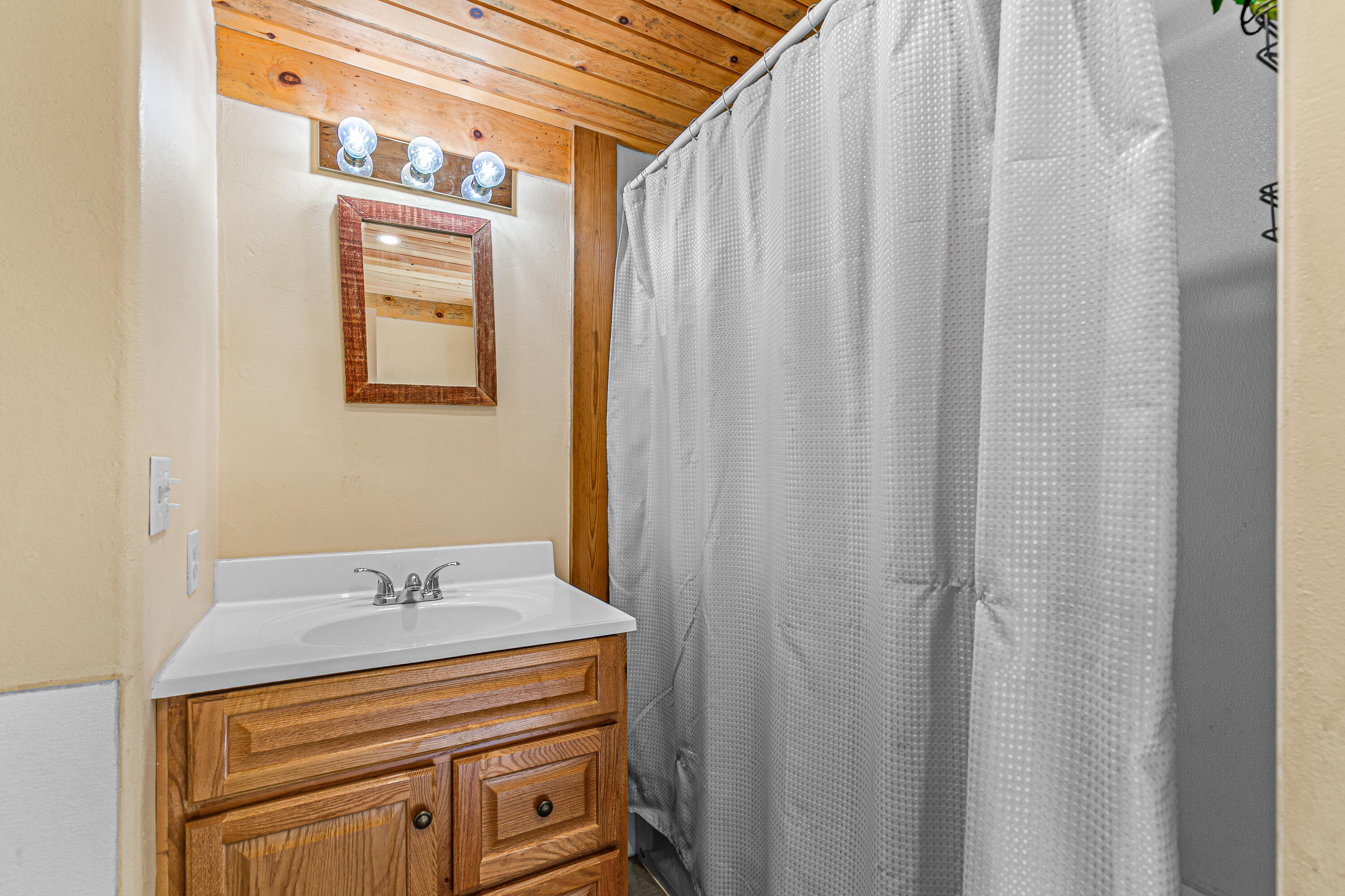 3496 East Fork Road Williams, OR 97544 - Photo 65 of 97 yurt bth