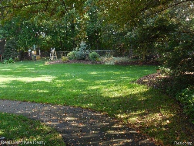 61676 Spring Circle Trail Washington, MI 48094 - Photo 3 of 23 DSCN0387 %28640x480%29.jpg