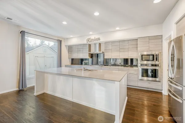 $1,050,000 | 2873 South 353rd Place, Federal Way, WA 98003