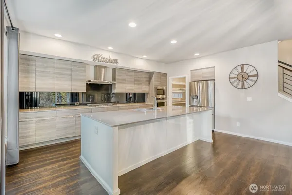 $1,050,000 | 2873 South 353rd Place, Federal Way, WA 98003