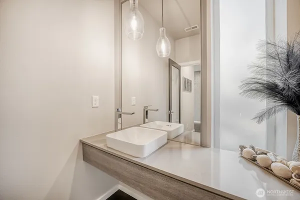 $1,050,000 | 2873 South 353rd Place, Federal Way, WA 98003