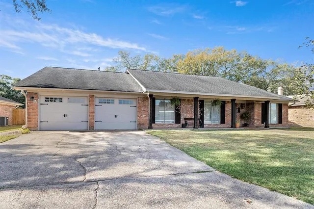 $364,900 | 865 Nantucket Drive, Beaumont, TX 77706