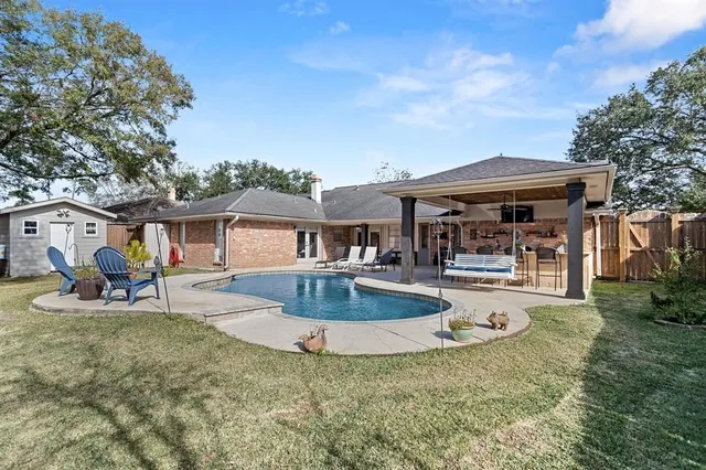 $364,900 | 865 Nantucket Drive, Beaumont, TX 77706
