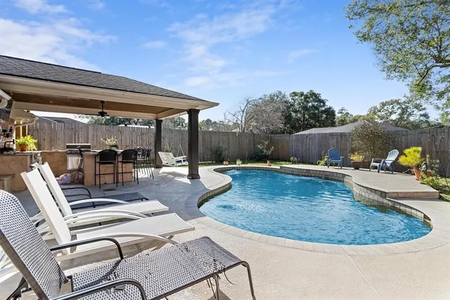 $364,900 | 865 Nantucket Drive, Beaumont, TX 77706