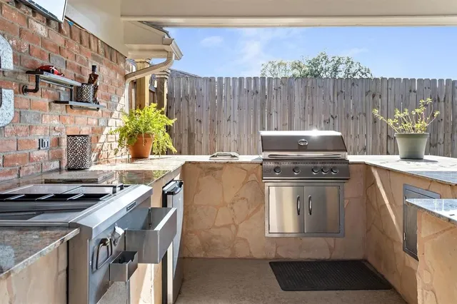 $364,900 | 865 Nantucket Drive, Beaumont, TX 77706