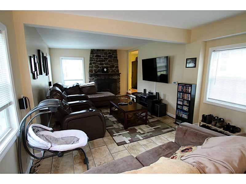 621 Rockland Road Scituate, RI 02857 - Photo 8 of 15 Living Room. 621 Rockland Road, Scituate- Living Room