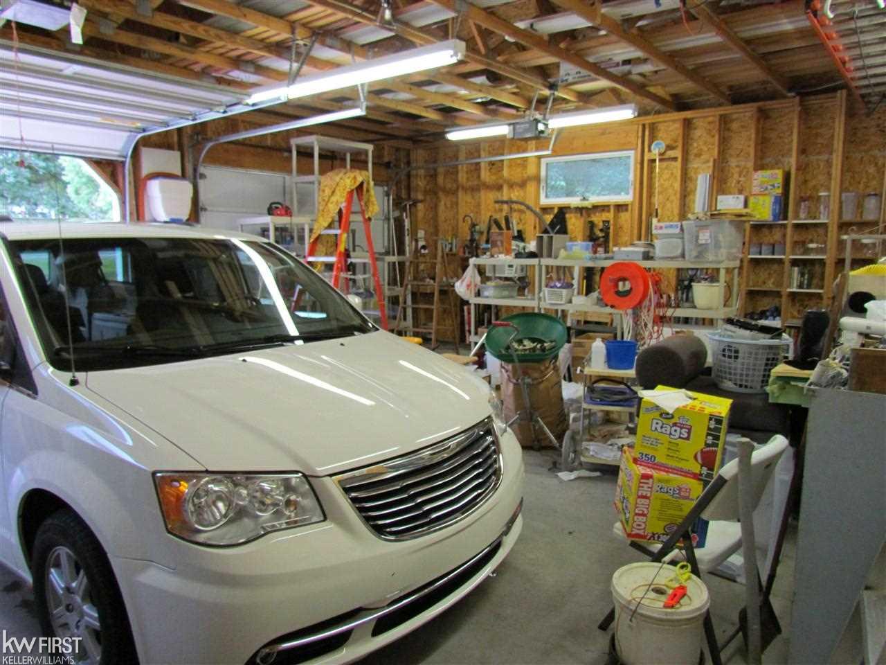 5495 East Potter Road Flint, MI 48506 - Photo 16 of 23 21504092-15.JPG