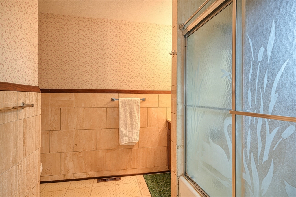 25 Randall Road Maynard, MA 01754 - Photo 14 of 32 Gallery Image 14