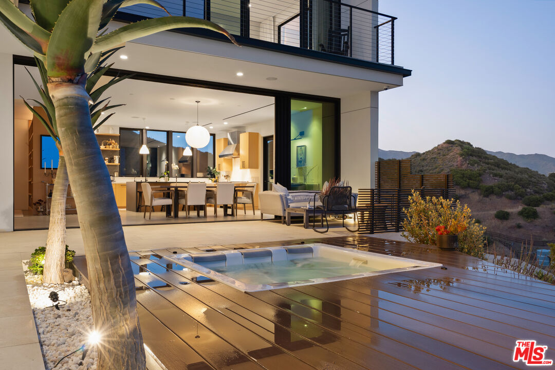 33433 Decker School Road Malibu, CA 90265 - Photo 3 of 53