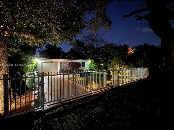 $3,600 | 151 Northwest 165th Street, Miami, FL 33169