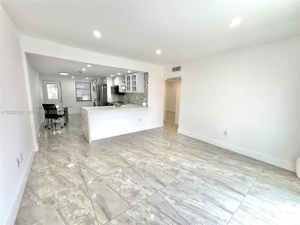 $3,600 | 151 Northwest 165th Street, Miami, FL 33169