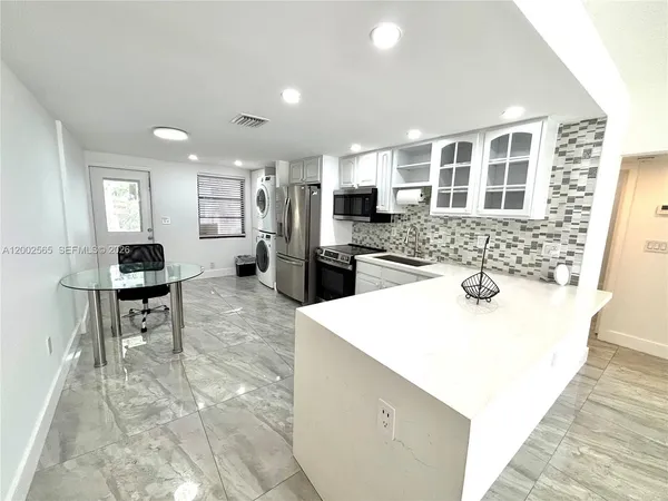 $3,600 | 151 Northwest 165th Street, Miami, FL 33169