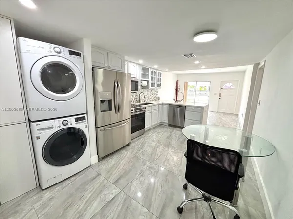 $3,600 | 151 Northwest 165th Street, Miami, FL 33169