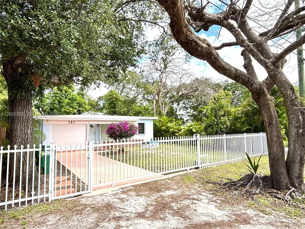 $3,600 | 151 Northwest 165th Street, Miami, FL 33169