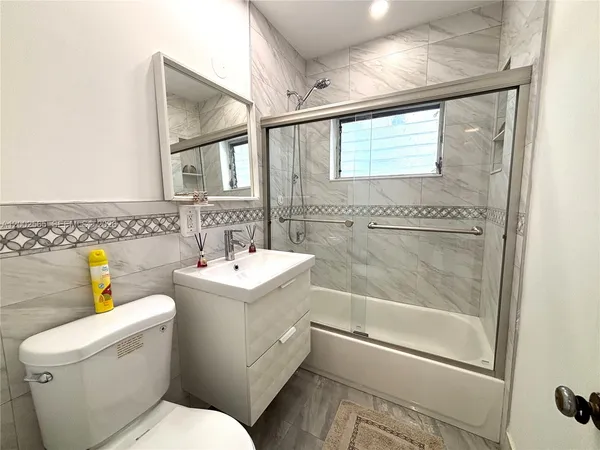 $3,600 | 151 Northwest 165th Street, Miami, FL 33169