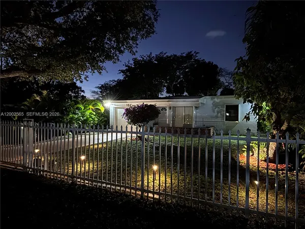 $3,600 | 151 Northwest 165th Street, Miami, FL 33169