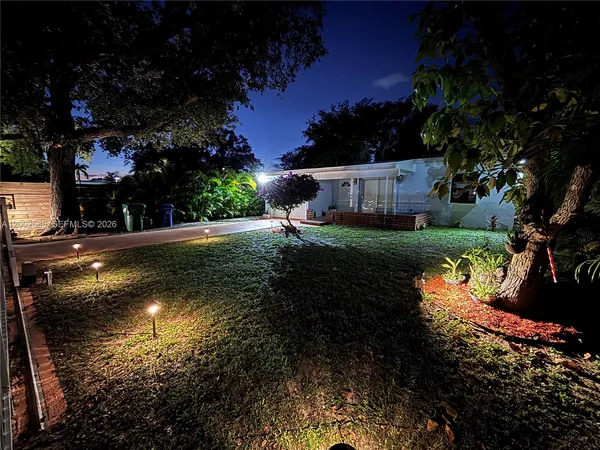 $3,600 | 151 Northwest 165th Street, Miami, FL 33169