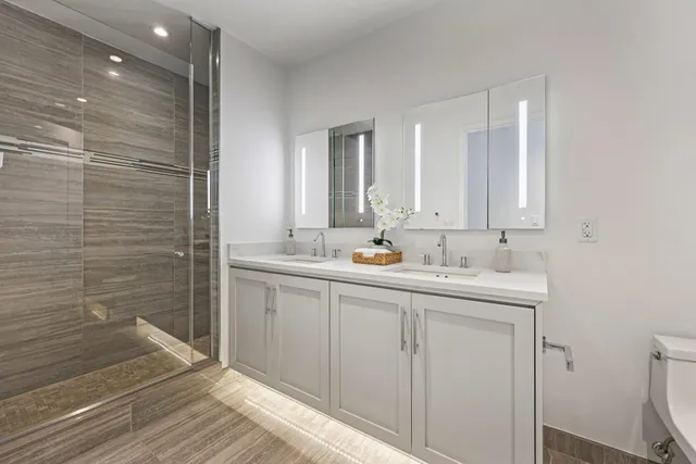 $5,500 | 800 Ave At Port Imperial, Unit 308, Weehawken, NJ 07086