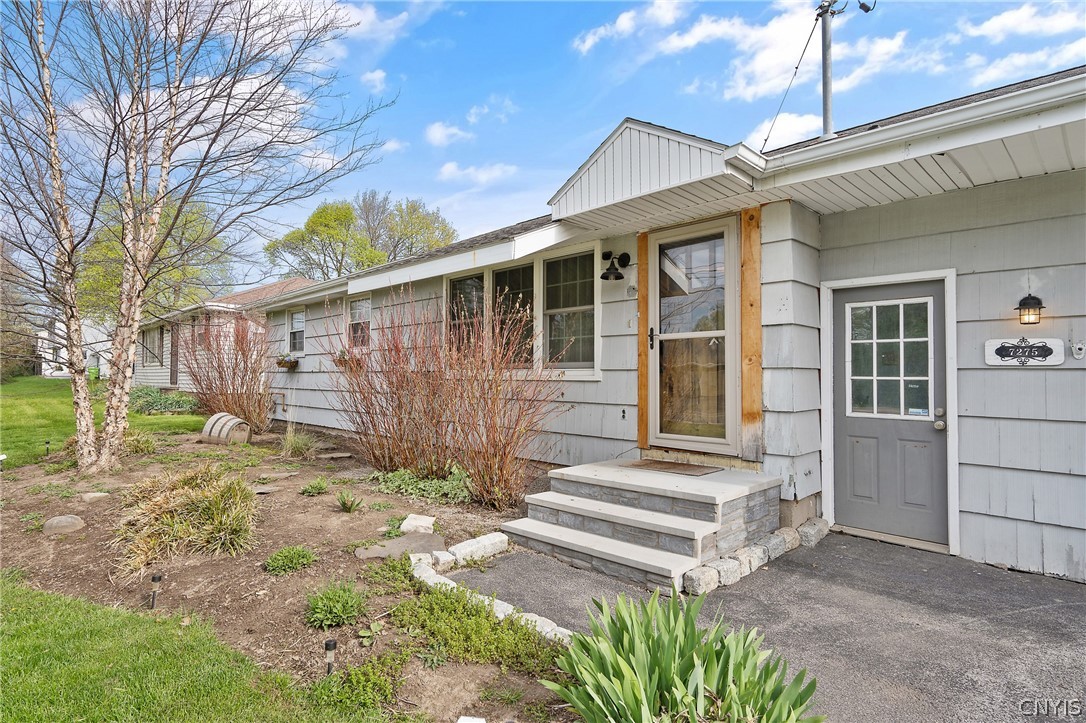 7275 Manlius Center Road Manlius, NY 13057 - Photo 2 of 32