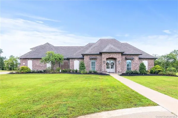 $685,000 | 1783 Deerfield Drive, Lake Charles, LA 70611