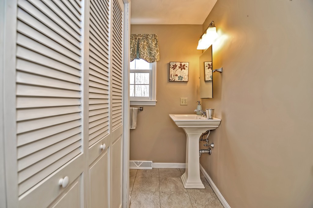 67 Jefferson Road Franklin, MA 02038 - Photo 11 of 20 Gallery Image 11