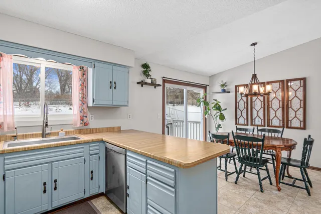 $375,000 | 12931 Portland Avenue, Burnsville, MN 55337