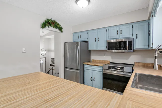 $375,000 | 12931 Portland Avenue, Burnsville, MN 55337