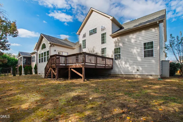 a view of backyard with trees