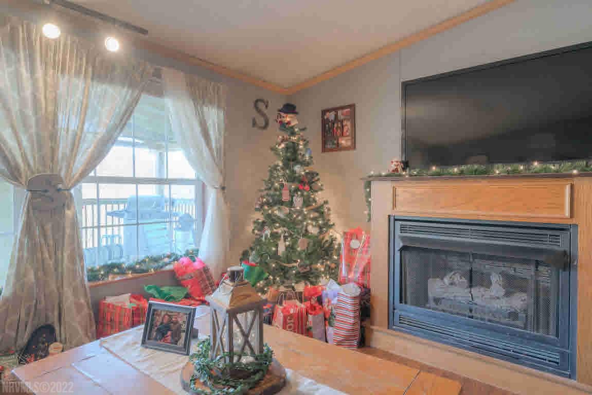 167 Burton Road Narrows, VA 24124 - Photo 8 of 22 Gallery Image 8