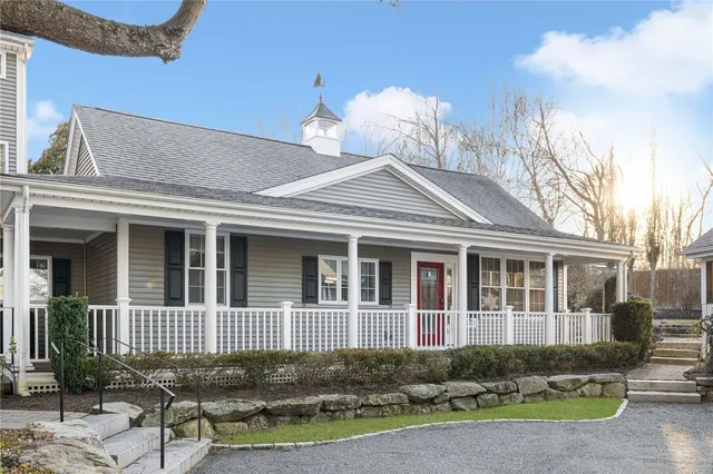 $2,200 | 29 Fairview Avenue, Unit B, West Warwick, RI 02893