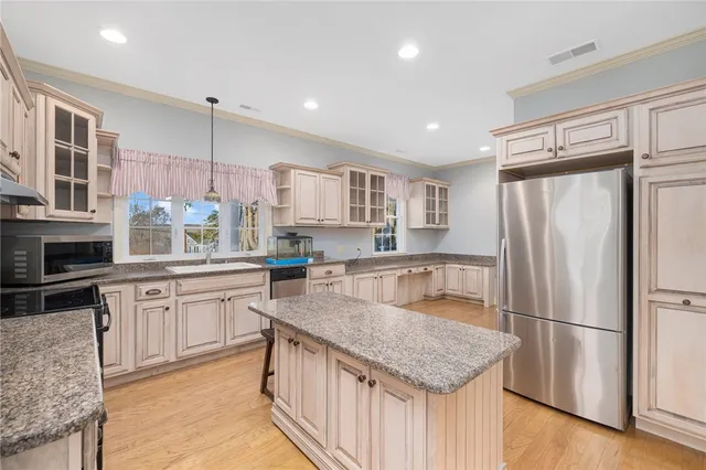 $2,200 | 29 Fairview Avenue, Unit B, West Warwick, RI 02893