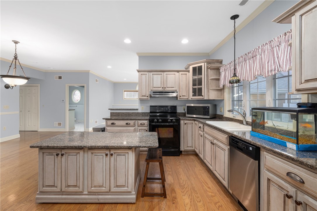 29 Fairview Avenue, Unit B West Warwick, RI 02893 - Photo 17 of 31