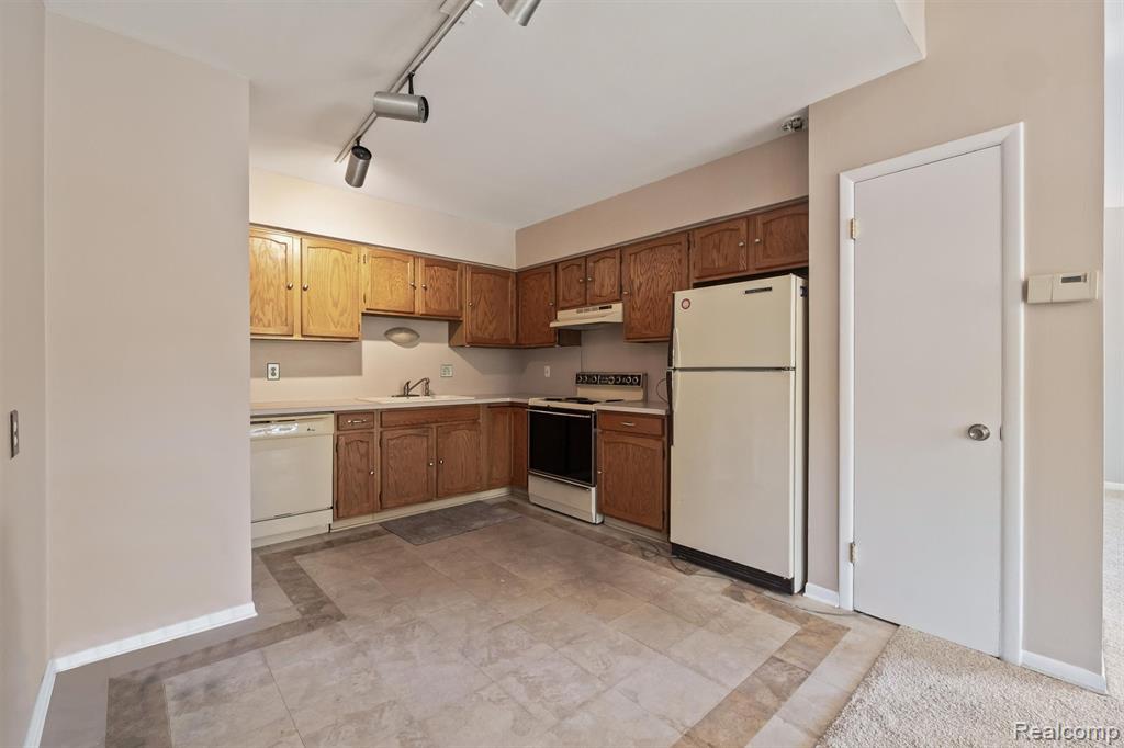 1109 Derby Road, Unit 5 Birmingham, MI 48009 - Photo 11 of 29
