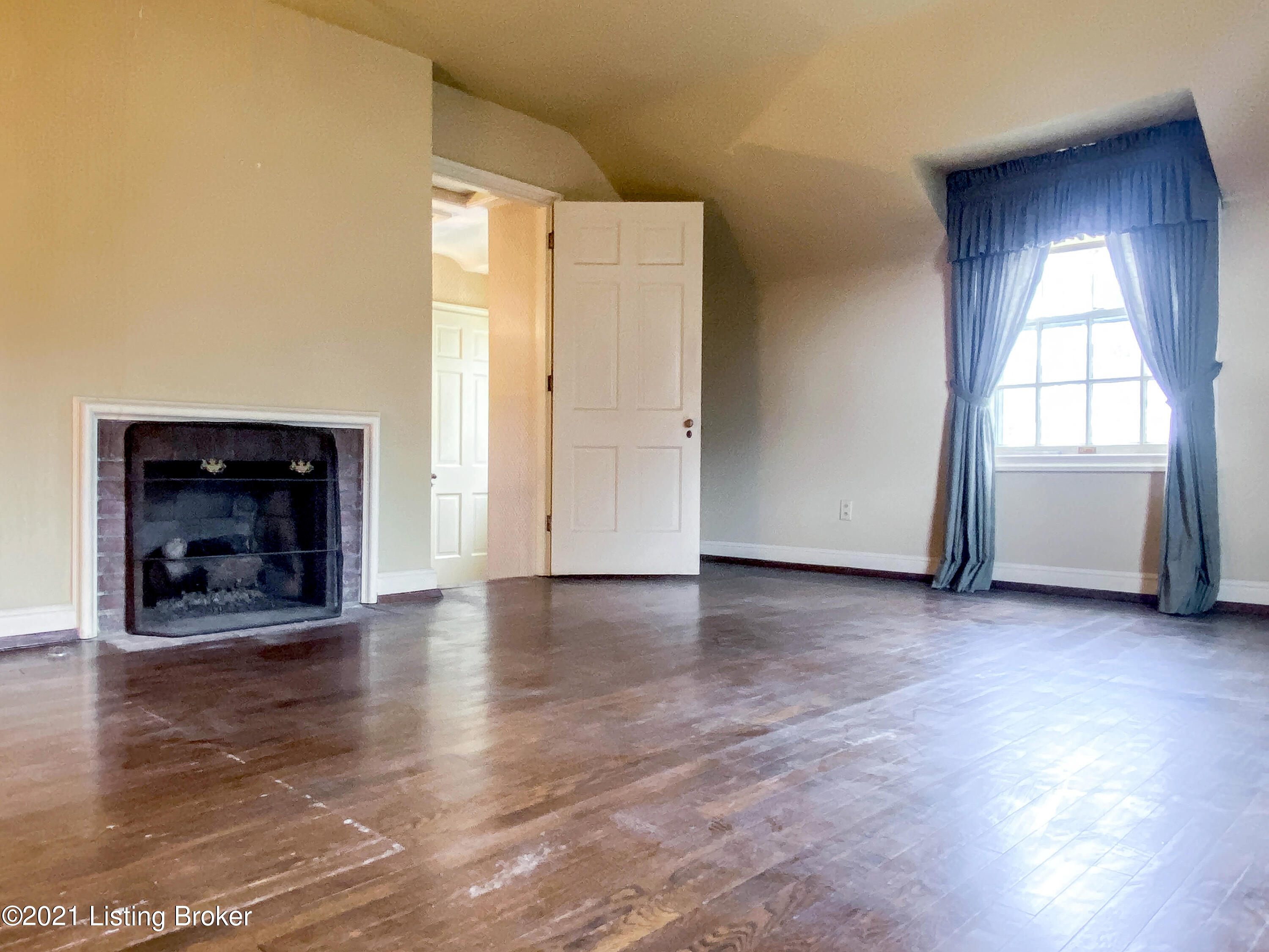 566 Sunset Road Louisville, KY 40206 - Photo 17 of 24 16