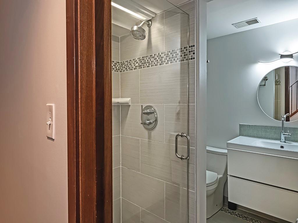 718 Filbert Street Pittsburgh, PA 15232 - Photo 23 of 28 Full Bathroom - Lower Level