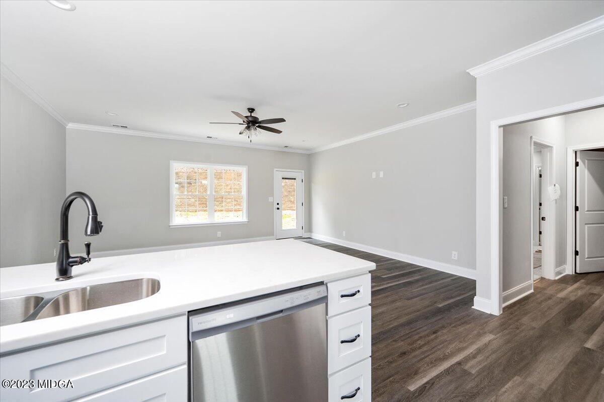 255 High Ridge Court Macon, GA 31220 - Photo 12 of 28 a bathroom with a sink and a mirror