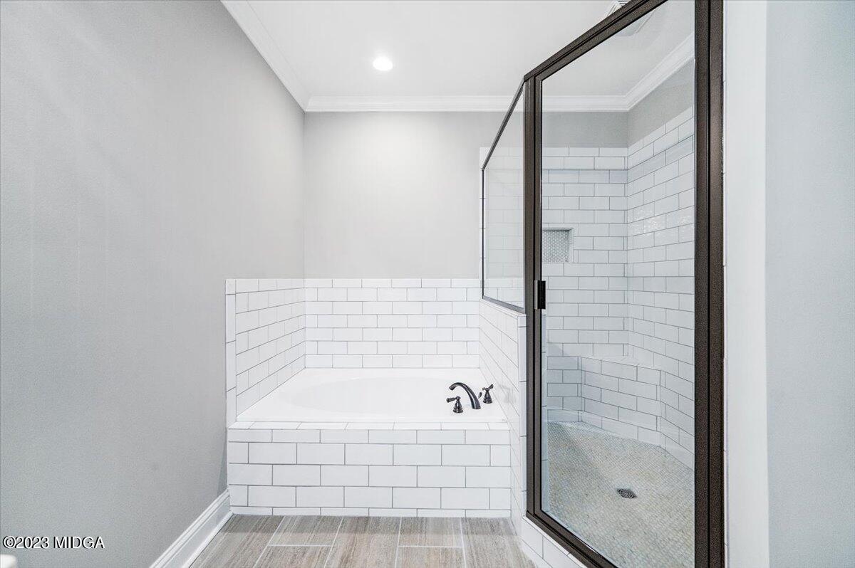 255 High Ridge Court Macon, GA 31220 - Photo 17 of 28 a bathroom with a shower