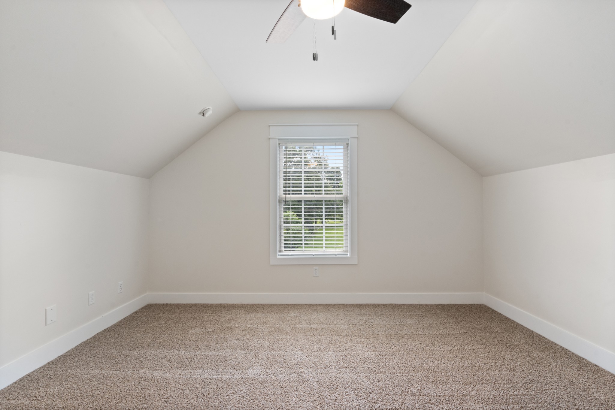 1099 Old County House Road Charlotte, TN 37036 - Photo 33 of 47