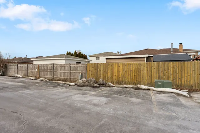 $179,000 | 4830 West 122nd Street, Unit 3E, Alsip, IL 60803