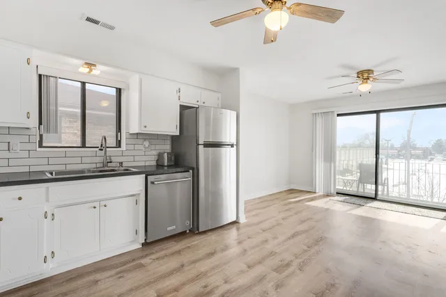 $179,000 | 4830 West 122nd Street, Unit 3E, Alsip, IL 60803